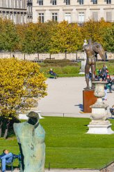 - Tuileries garden : <br>statuary art
