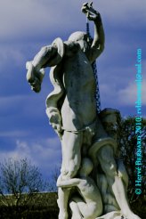 - 2020, walk around Le Jardin des Tuileries sculptures