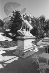 - Tuileries garden: statuary art 1983 to 1999