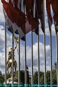 Hommage à Julio Leparc, Cloison à lames non réfléchissantes 2013