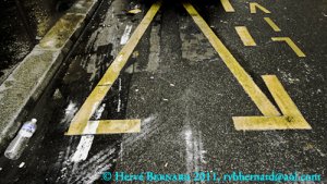 Piétons -payant - livraisons (c) Hervé Bernard 2011