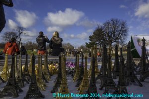 Petit marché et industrie de la copie / Small market and the copy industry