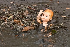 The small soldiers of the economic crisis, Photography (c) Hervé Bernard 2011