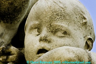 - Tuileries garden : <br>statuary art