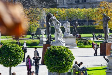 - Le Jardin des Tuileries : la statuaire