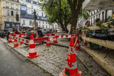 - Surveiller et punir à travers le panopticon