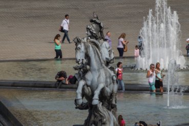 - Le Jardin des Tuileries, <br>a perspective