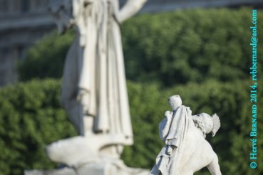 - Le Jardin des Tuileries : la statuaire